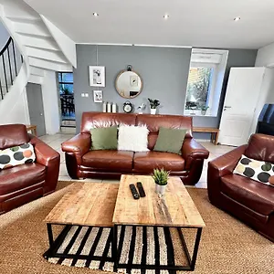 Maison Aux Abers Spacieuse Idéalement Située Hébergement de vacances Lannilis